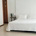 Estudio placentero con agua caliente y cerca a la playa